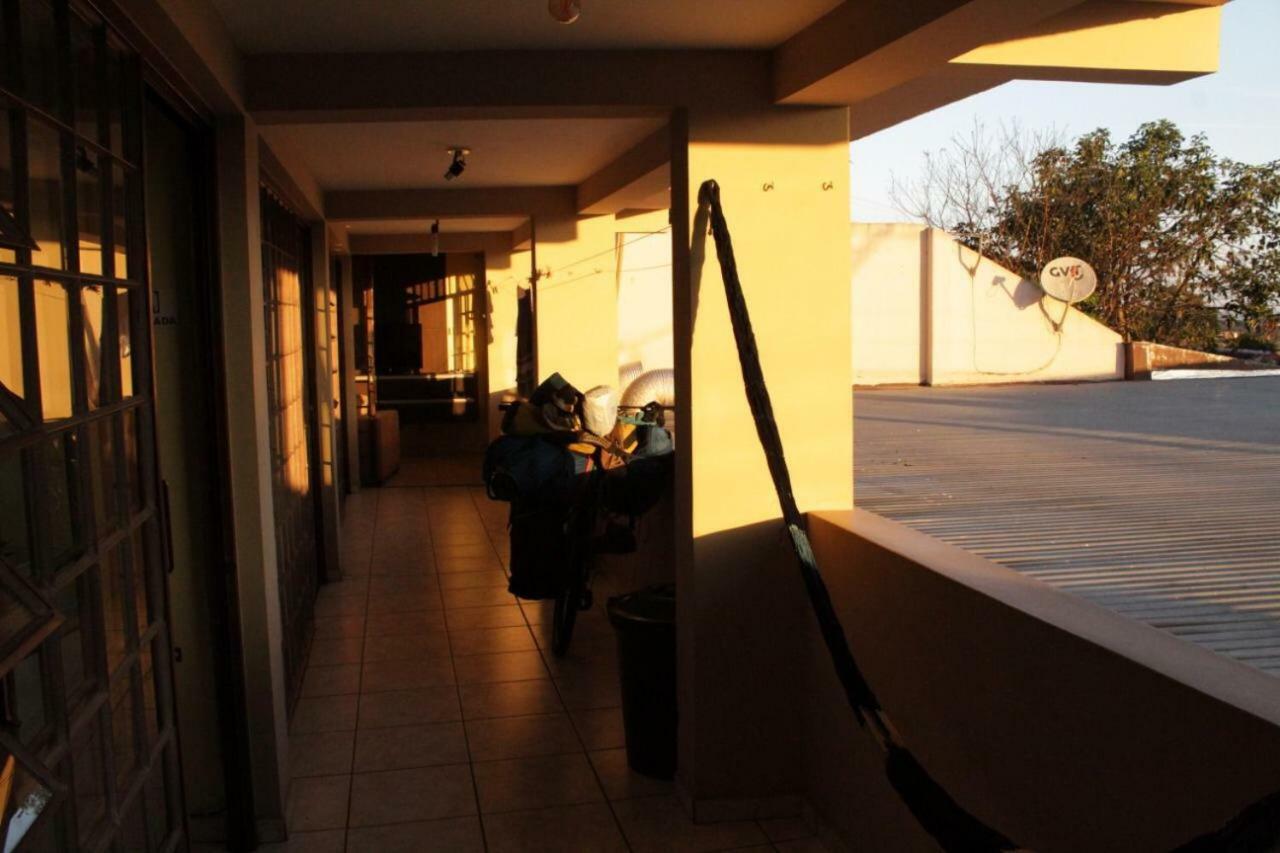 Hostel Pousada Consulado Понта Гроса Екстериор снимка
